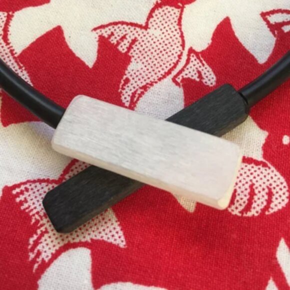 Black and White Criss Cross Wood Magnetic Closure Necklace - Picture 5 of 10